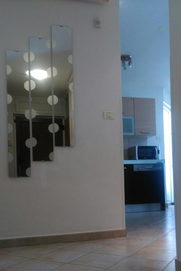 Lair By The Sea - Stoja, Pula Apartment Екстериор снимка